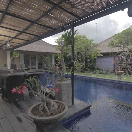 Bamboo Moon Villas Sanur Extérieur photo
